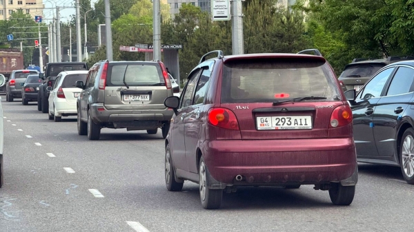 Число автомобилей в Кыргызстане превысило 1,2 млн, - депутат