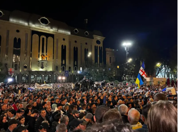 В Грузии оппозиция на митинге потребовала проведения новых выборов