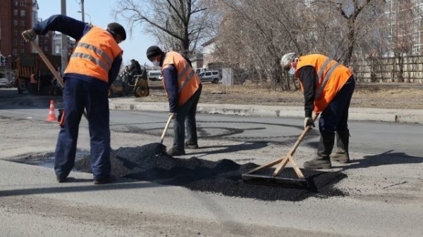 В 2024 году заделано 139 тыс. кв.м дорожных ям, - Минтранс