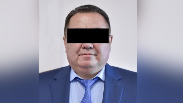 Новости от Tazabek за неделю: Запрет на въезд авто с иностранными номерами, задержание бывшего вице-мэра Бишкека, новое дело Сапара Исакова и обман лже-сына главы ГКНБ