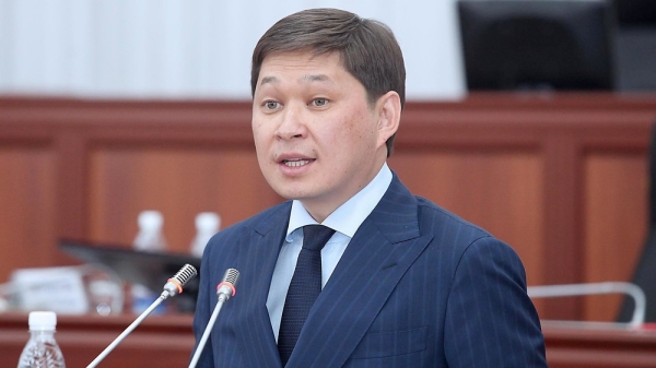Новости от Tazabek за неделю: Запрет на въезд авто с иностранными номерами, задержание бывшего вице-мэра Бишкека, новое дело Сапара Исакова и обман лже-сына главы ГКНБ