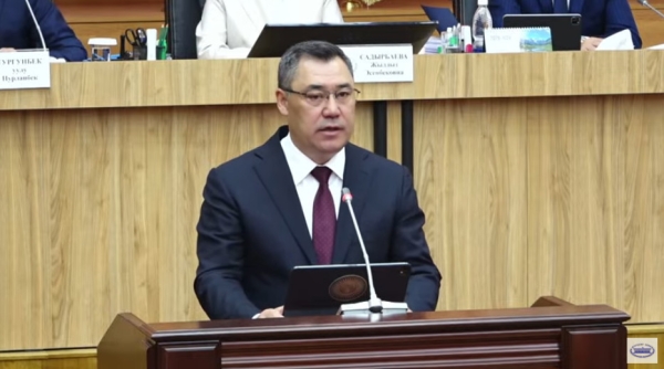 Президент Жапаров: Строительство внутренней железной дороги дошло до Кочкора